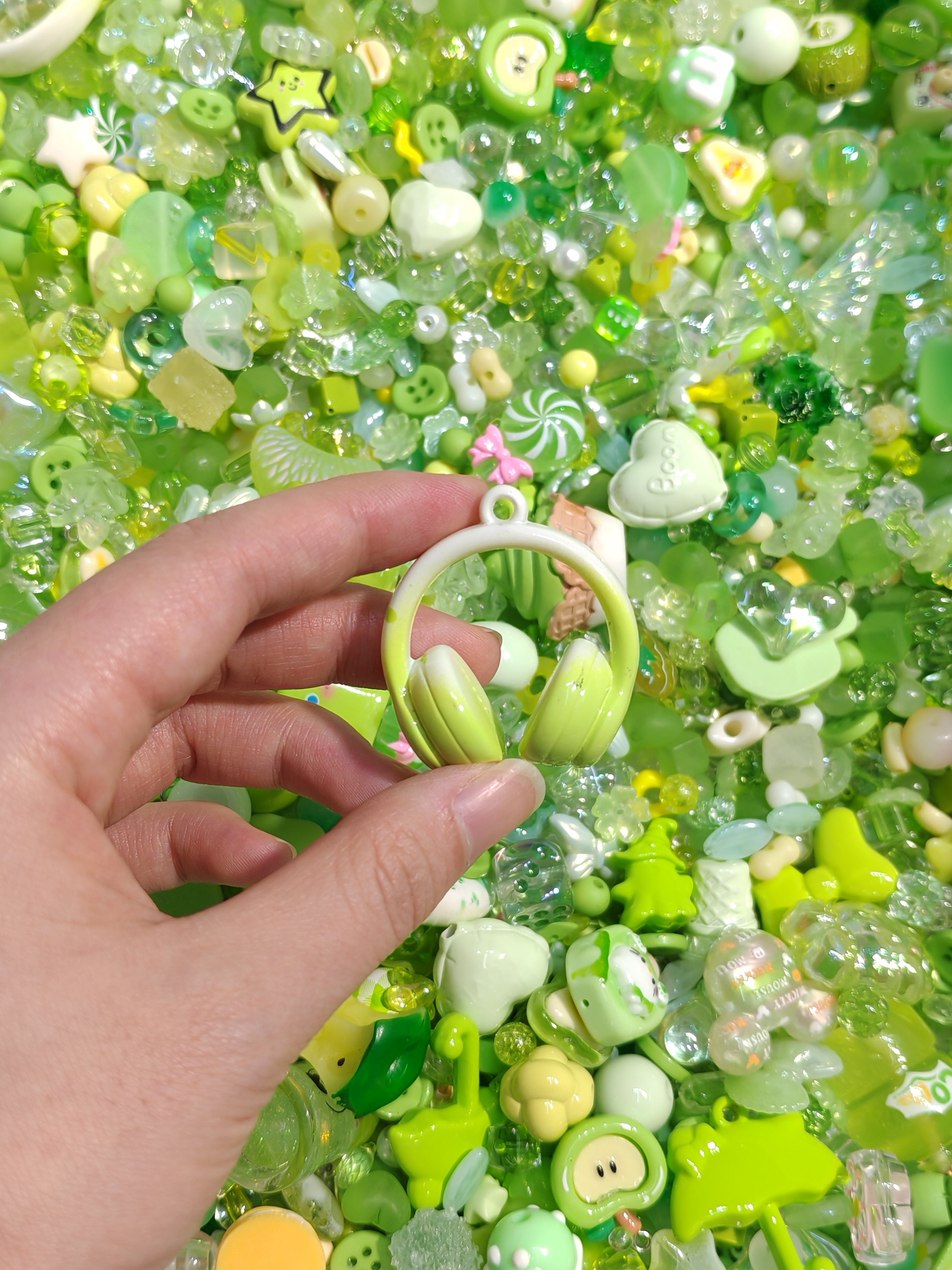 Green and Orange Beads Assortment for Crafting and Jewelry Perfect for Creative Projects and Versatile Crafting Needs